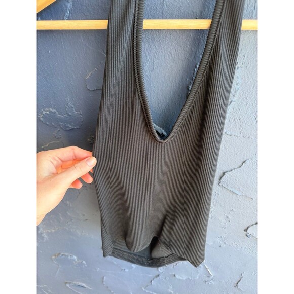 halter top - Picture 2 of 5